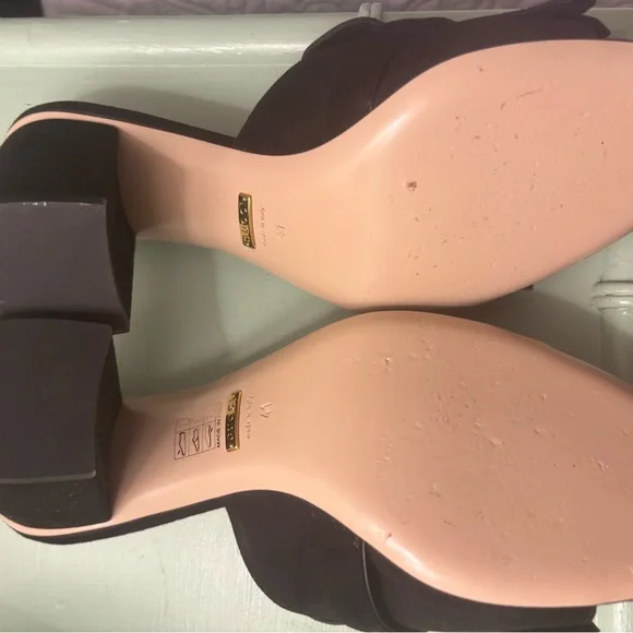 Gucci Marmont
Double G Logo Suede Slides
Women's Size 41/10-10.5 euc worn once! - Picture 8 of 8